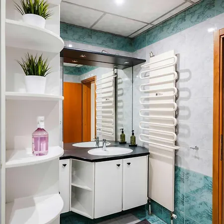 Charming 2bd In The Heart Of The